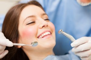 Read more about the article What You Need to Know While Choosing an Emergency Dentist